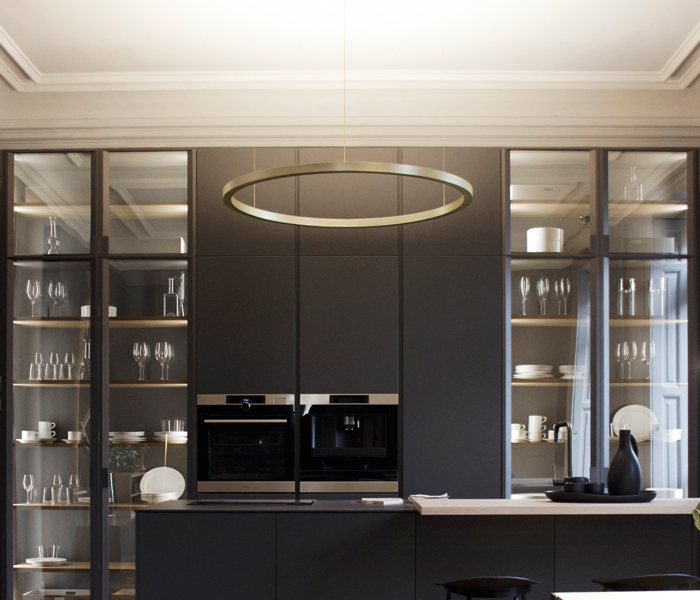 Lampara de diseño circular colgante luz indirecta design by Josep Lluís Xuclà. Insolit TR Up