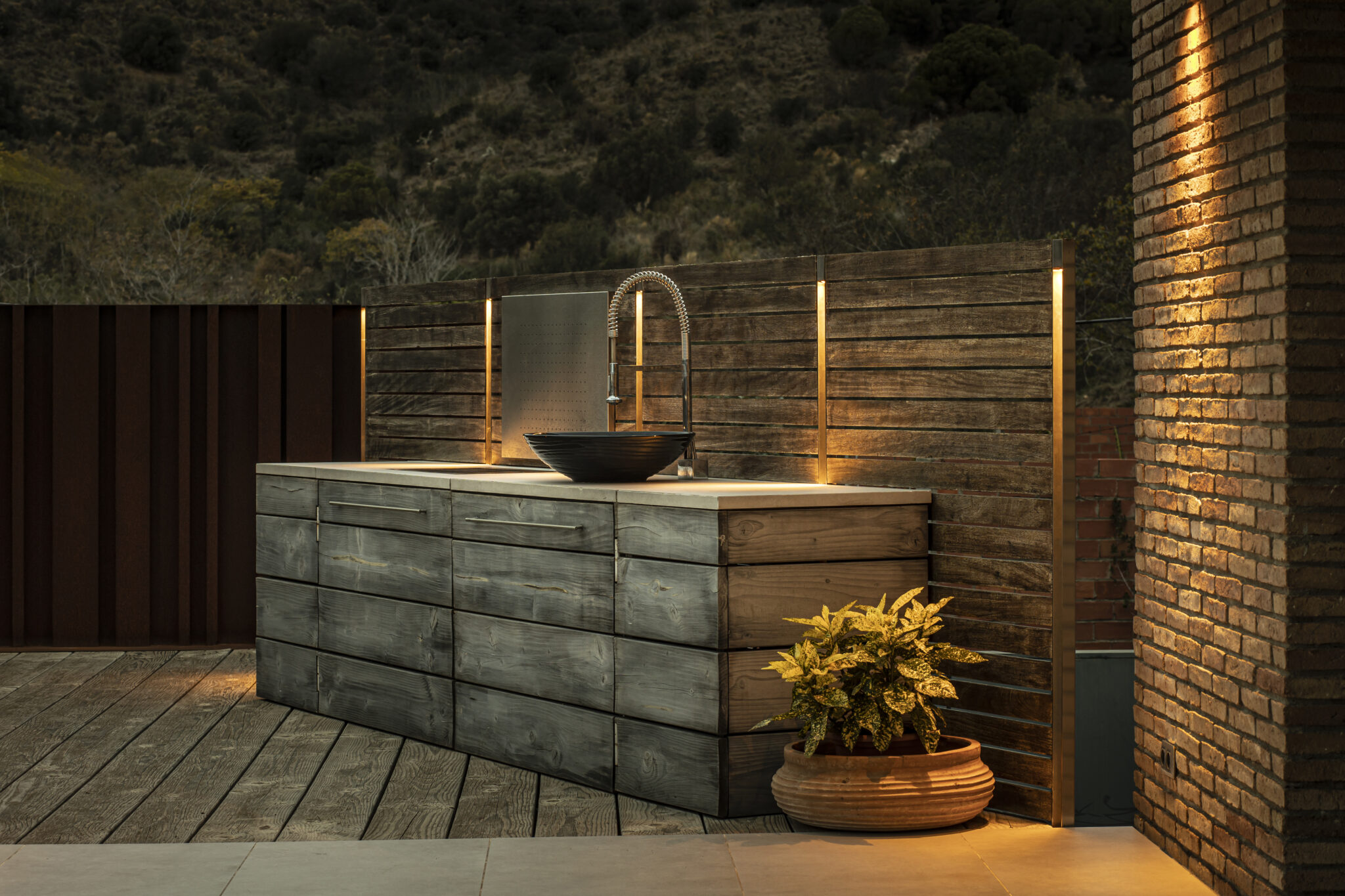 Custom integrated lighting manufactured in Barcelona. Insolit.