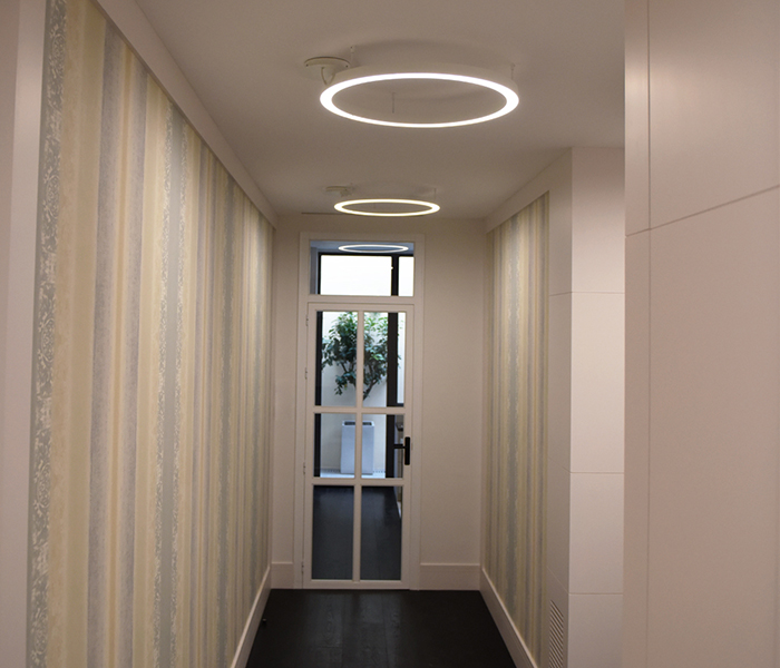 Lampara de diseño circular colgante a luz directa design by Josep Lluís Xuclà. Insolit TR Ceiling Down