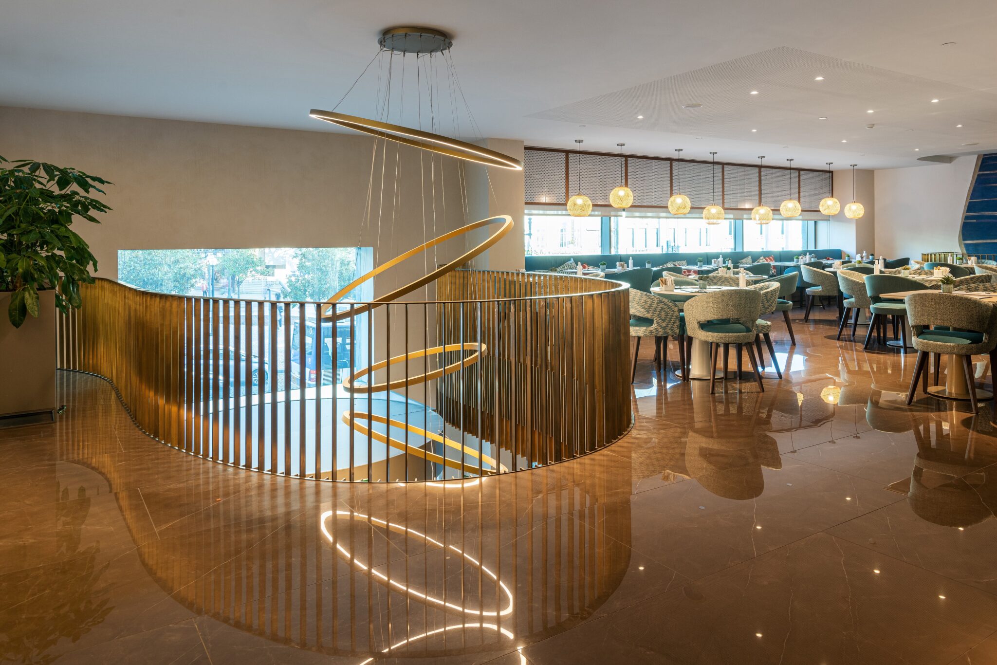 customized chandelier with circular lights, made in barcelona by insolit