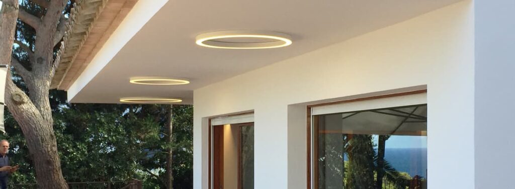 Lampara de diseño circular colgante a luz directa design by Josep Lluís Xuclà. Insolit TR Ceiling Down