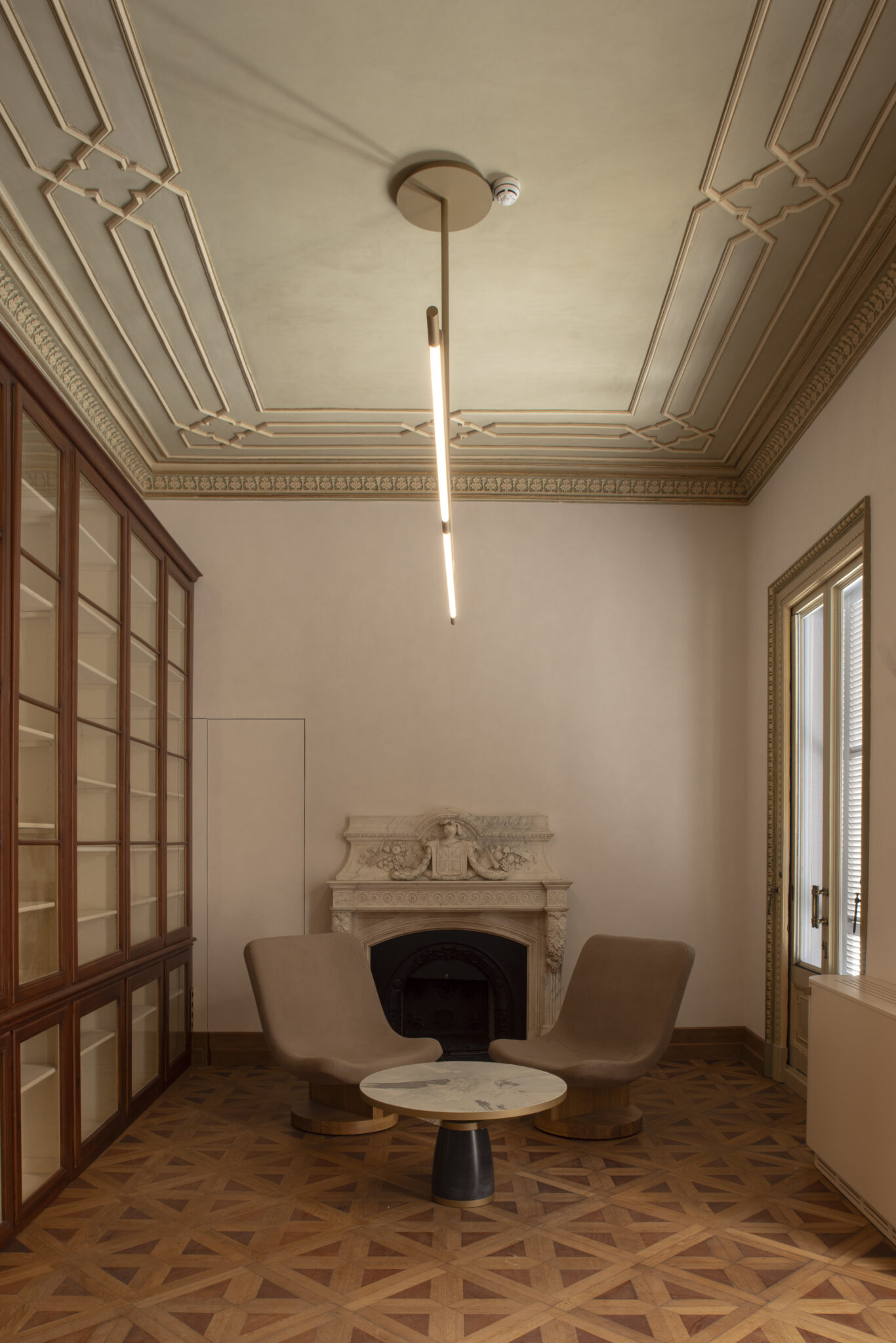 Custom luminaire manufactured in Barcelona. Insolit.