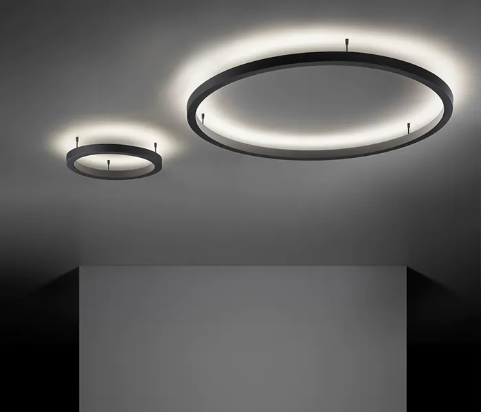 Plafonnier TR Ceiling Up d'Insolit avec lumière indirecte circulaire pour chambre