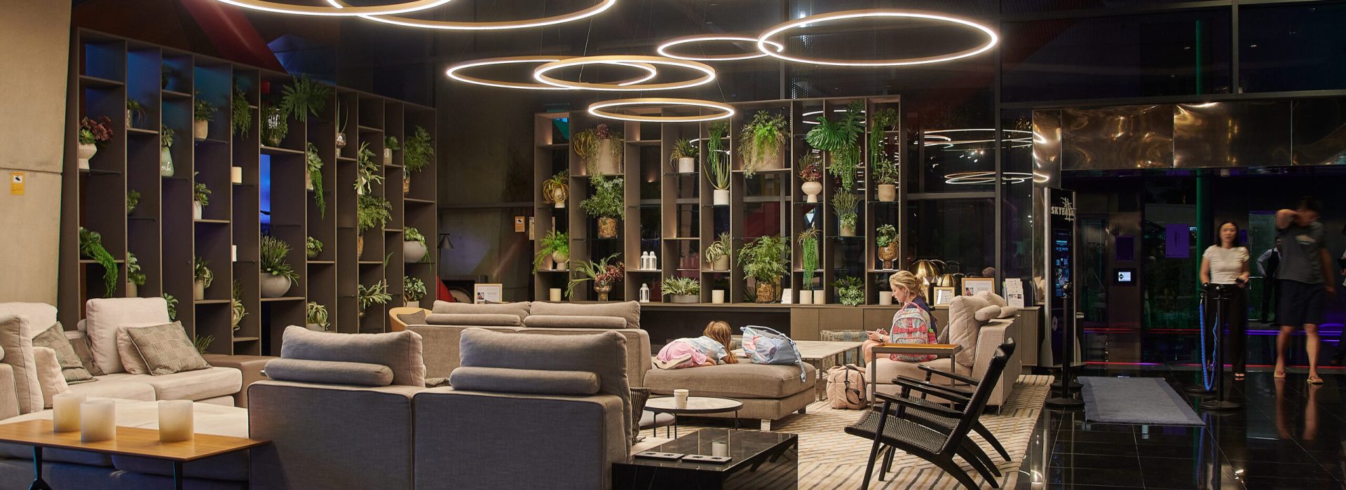 Lampara de diseño circular colgante luz directa design by Josep Lluís Xuclà. Insolit TR Down