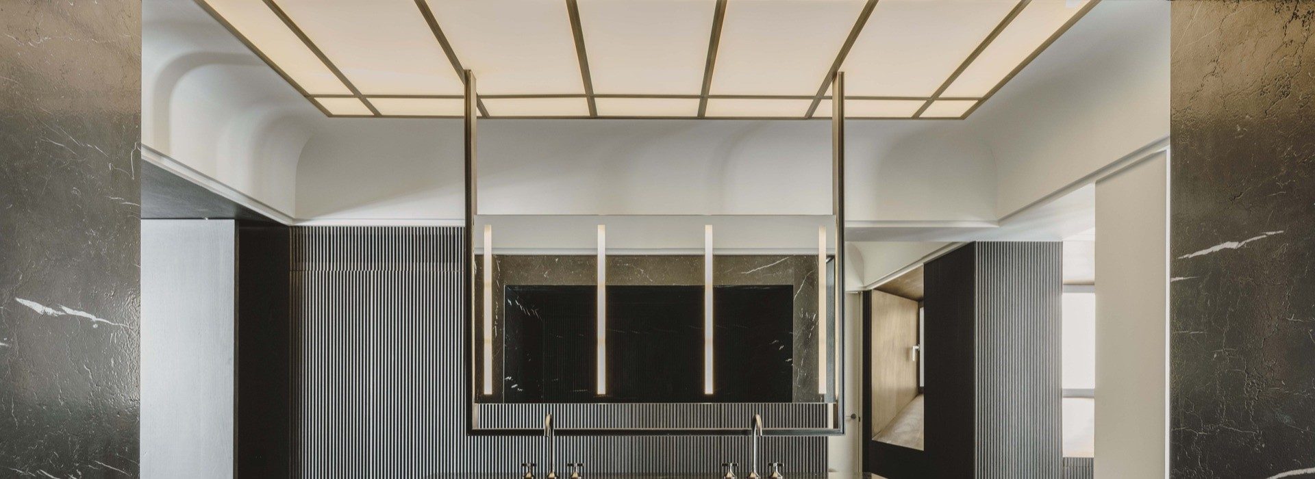 Custom luminaire manufactured in Barcelona. Insolit.